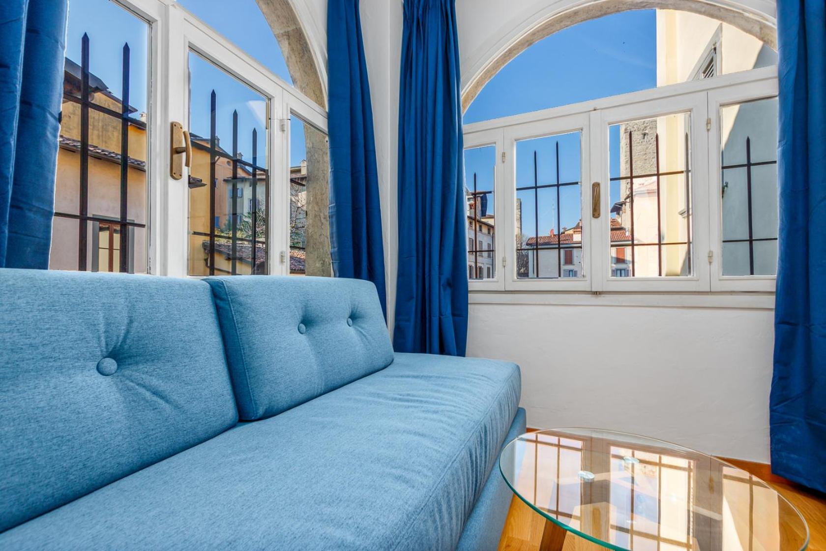 Apartment Near Funicolar Alta Design House
